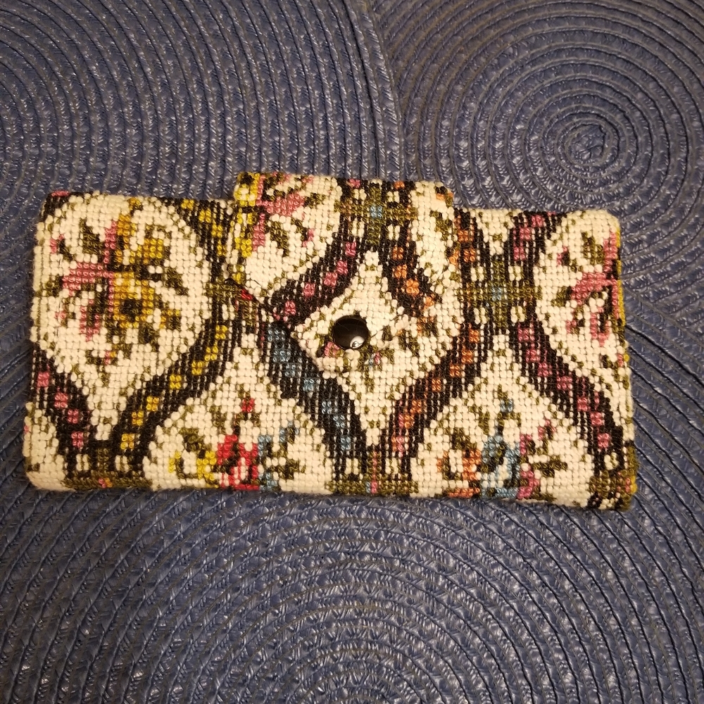 Needlepoint wallet